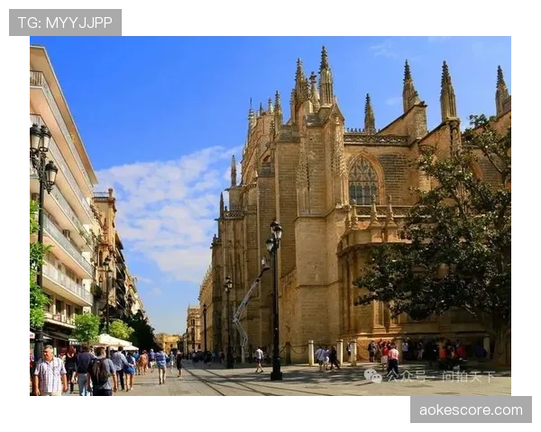 塞维利亚坚守原址建新主场，将打造震撼单层北看台容量提升至5.5万人